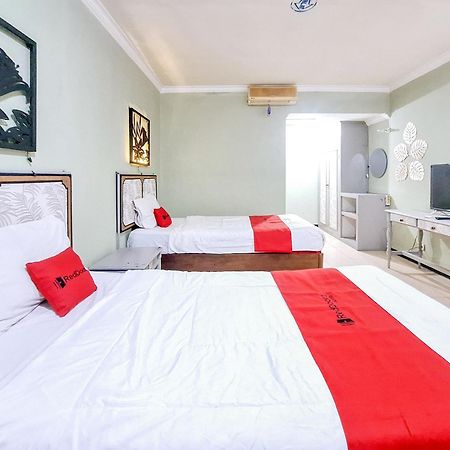 Reddoorz Near Stadion Semeru Lumajang Jawa Timur Exterior foto