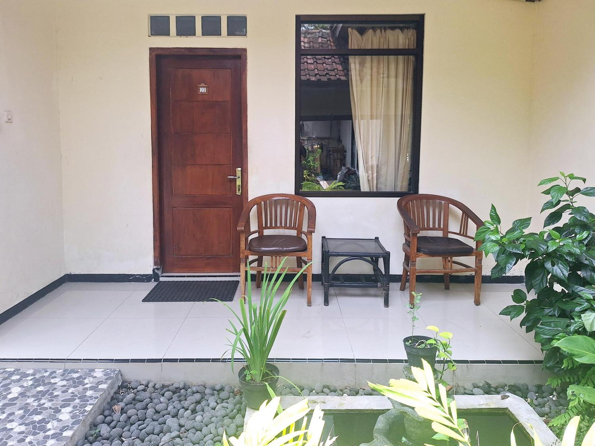 Reddoorz Near Stadion Semeru Lumajang Jawa Timur Exterior foto